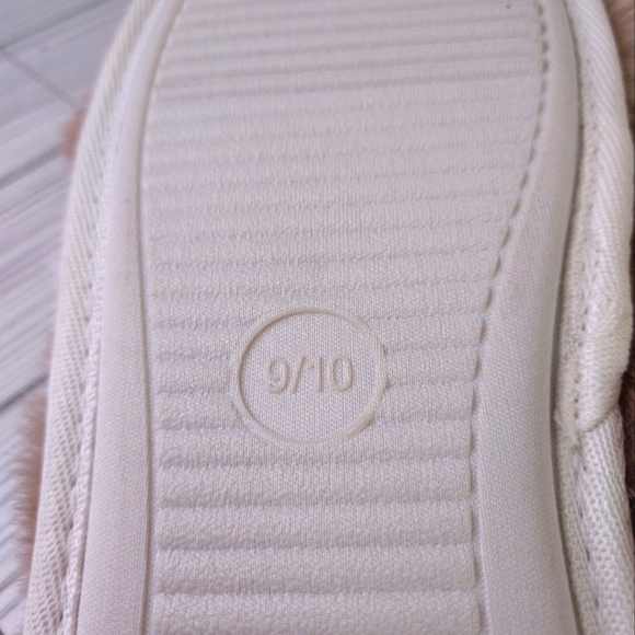 Stars Above Faux Fur Cross Strap Paris Slipper Slides in Taupe Size Large NWT - Picture 9 of 11